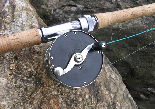 ENGLAND製　大型　フライフィッシング　リール　木製リール　オールド⑧ ENGLAND製 大型 フライフィッシング リール 木製リール オールド⑧