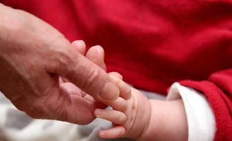 幼と老のふれあい